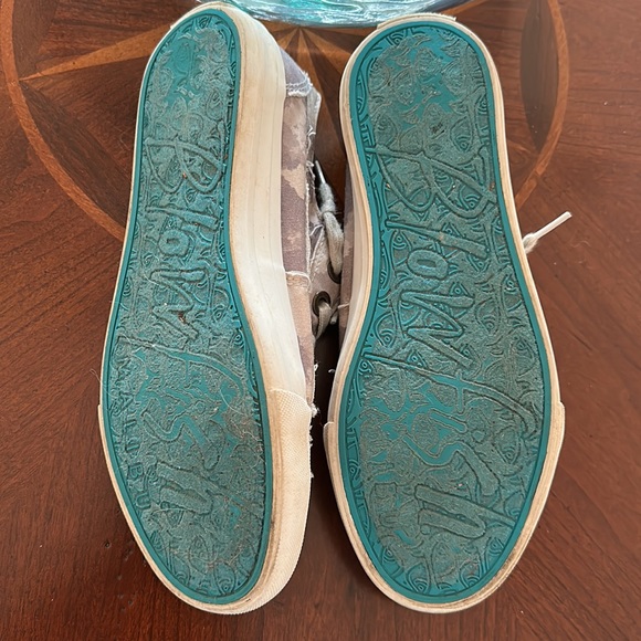 Blowfish camo pattern size 7.5 slip on canvas shoes - Picture 6 of 7